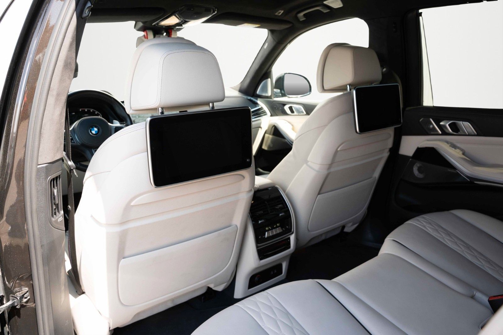 Fahrzeugabbildung BMW X7 M50 i SPORT VOLL SHADOW LED TV CARBON 22"