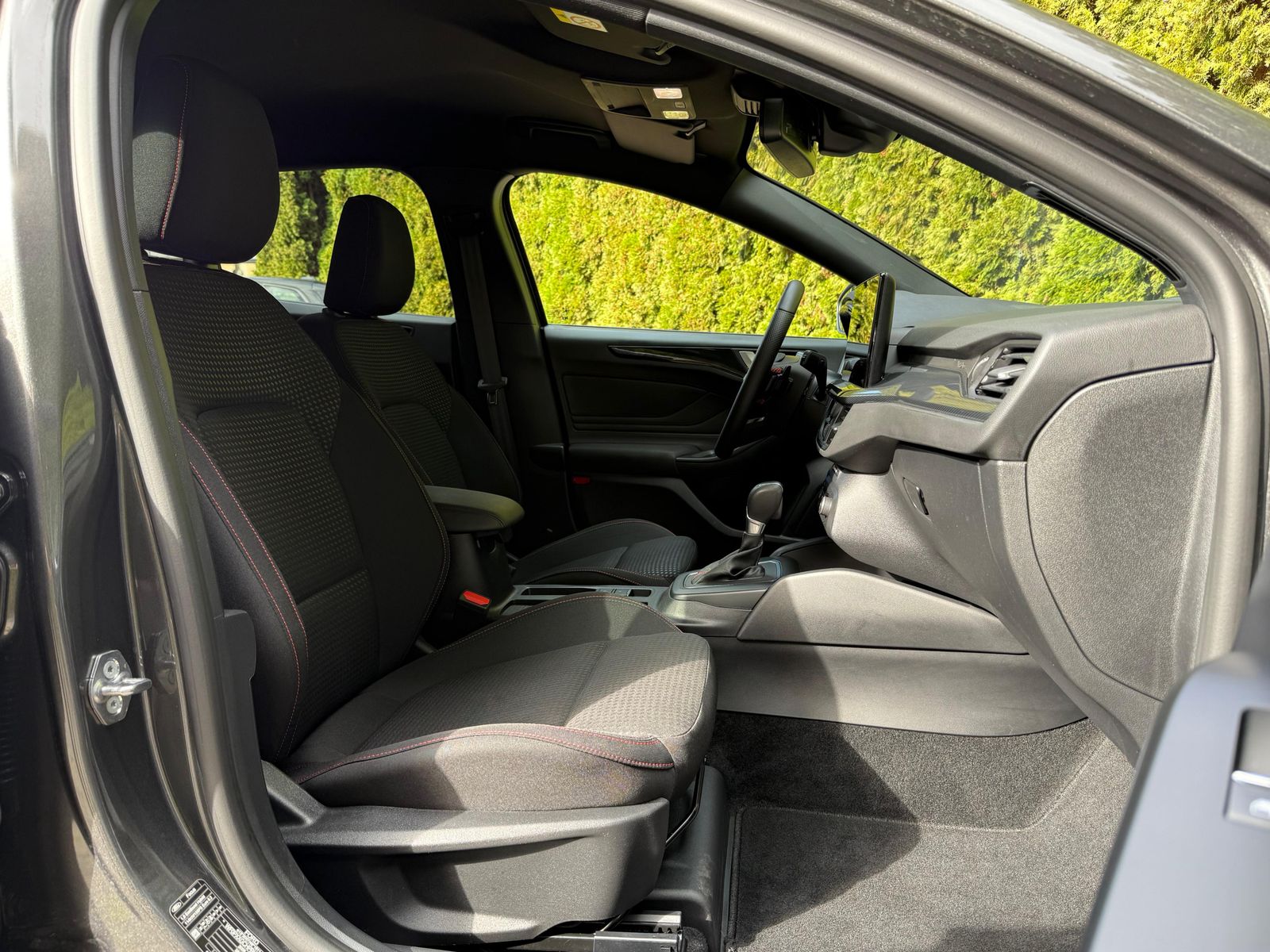 Fahrzeugabbildung Ford Focus 1.0EB ST-Line MATRIX+NAV+WINTER+CARP+SYNC4