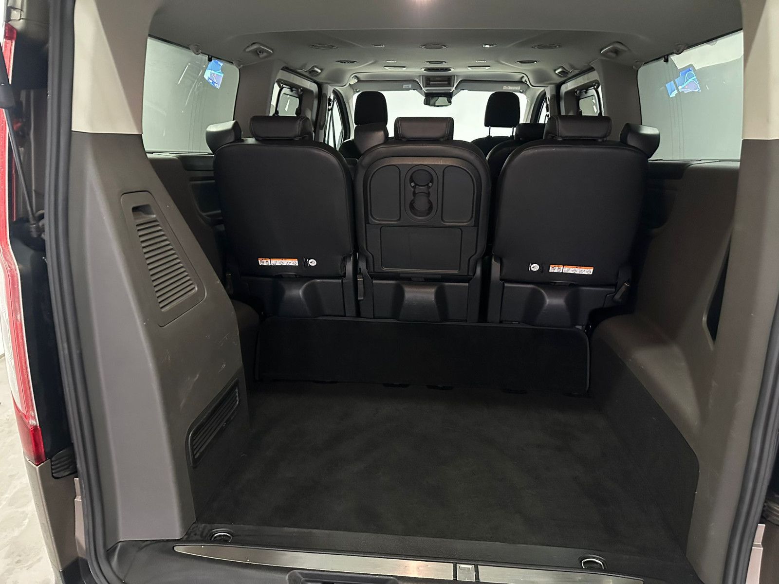 Fahrzeugabbildung Ford Tourneo Custom L1H1 Active*SDH*AHK*8-SITZE*XENON