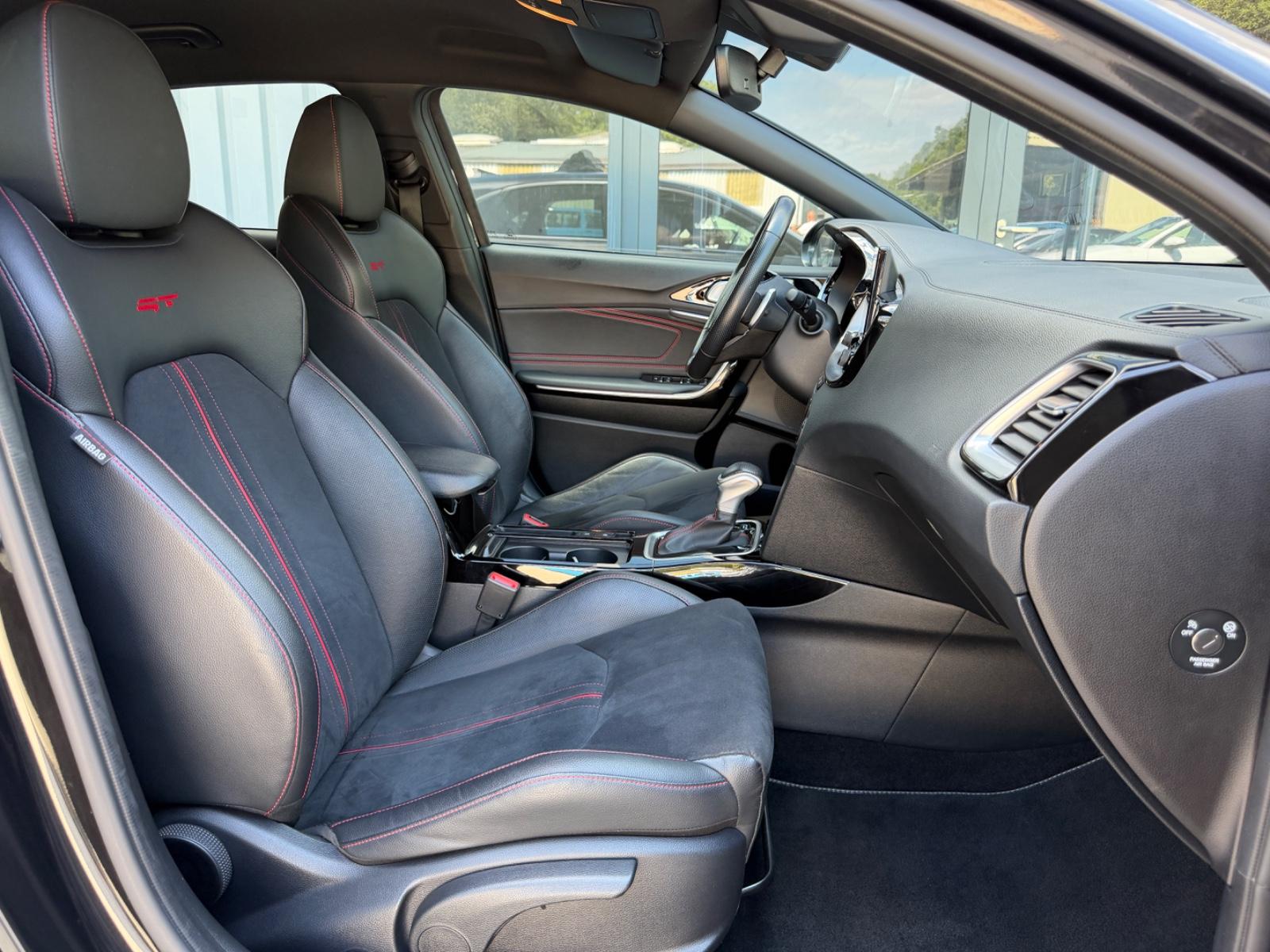Kia Ceed GT/Automatik/LED/JBL/AHK/Alcantara/47700km