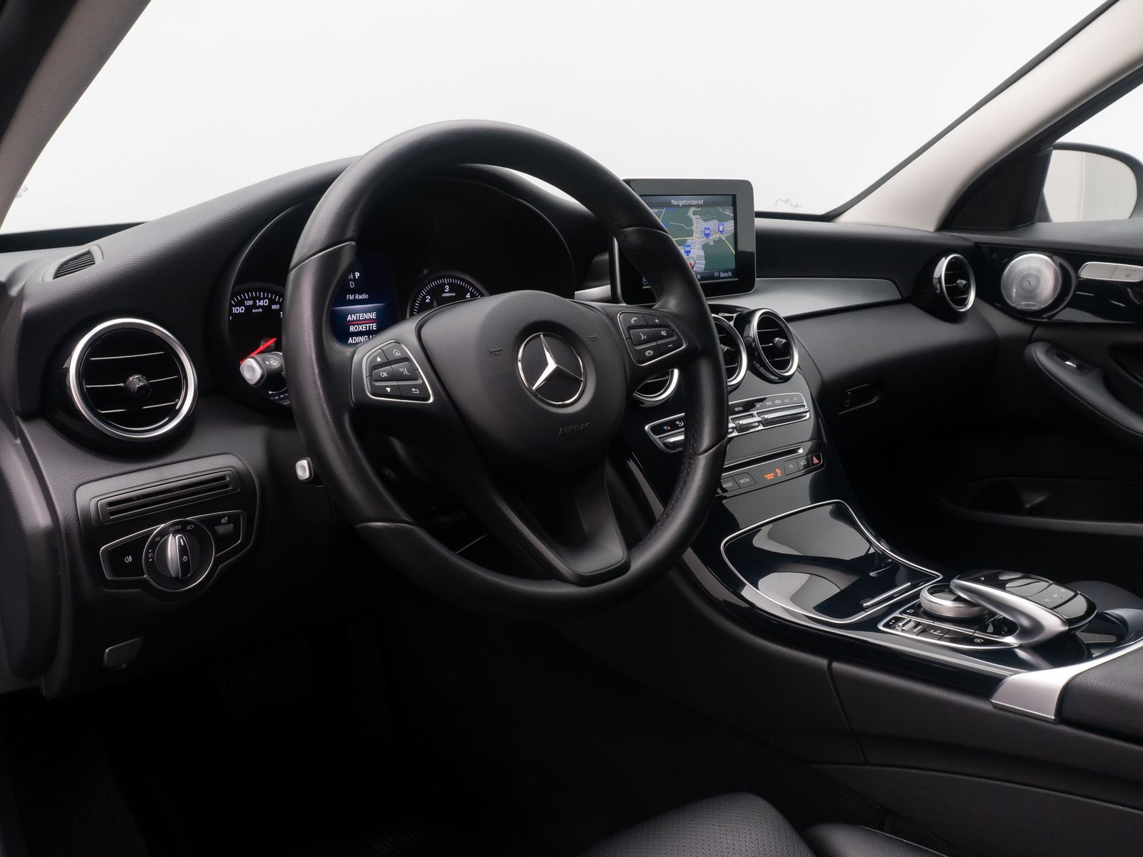 Fahrzeugabbildung Mercedes-Benz C 200 Tempomat LED SoudSys Burmester AHK FahrAs