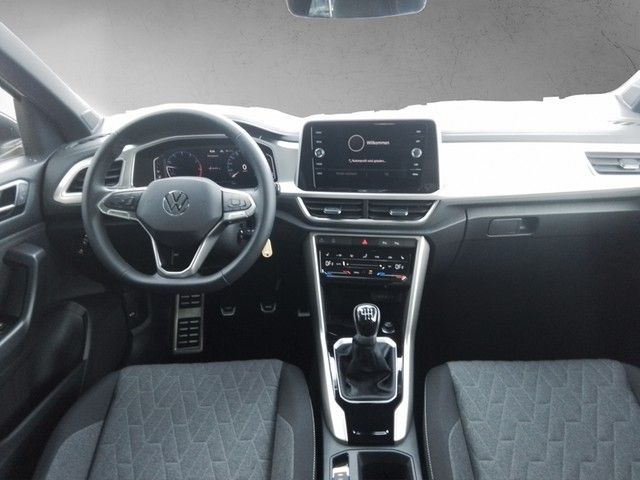 Fahrzeugabbildung Volkswagen T-Roc Move Matrix ACC PDC Climatronic AID SH LM