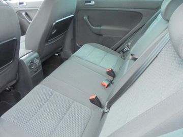 Volkswagen Golf Plus - 12