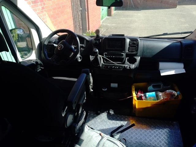 Fahrzeugabbildung Fiat Ducato Rollstuhltranporter Lift 4 Rollstühle