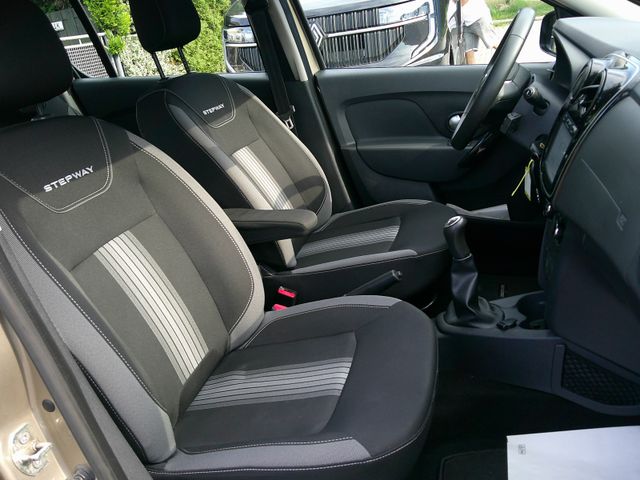 Dacia Sandero II Stepway Celebration 1 Hand