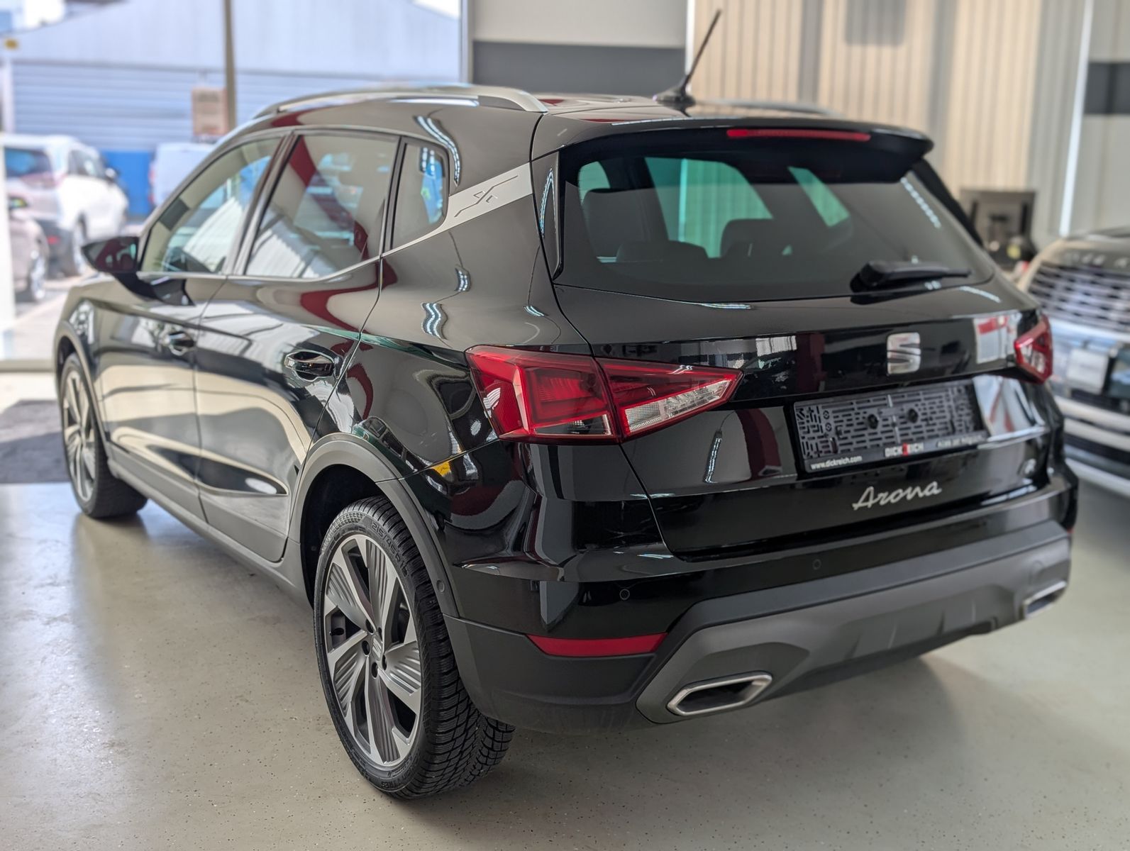 Fahrzeugabbildung SEAT Arona 1.5 TSI FR DSG ACC LED AHK KAM DINAMICA 18