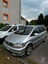 Opel zafira opc 2.2 - Opel Zafira aus 2003 mit Diesel-Antrieb