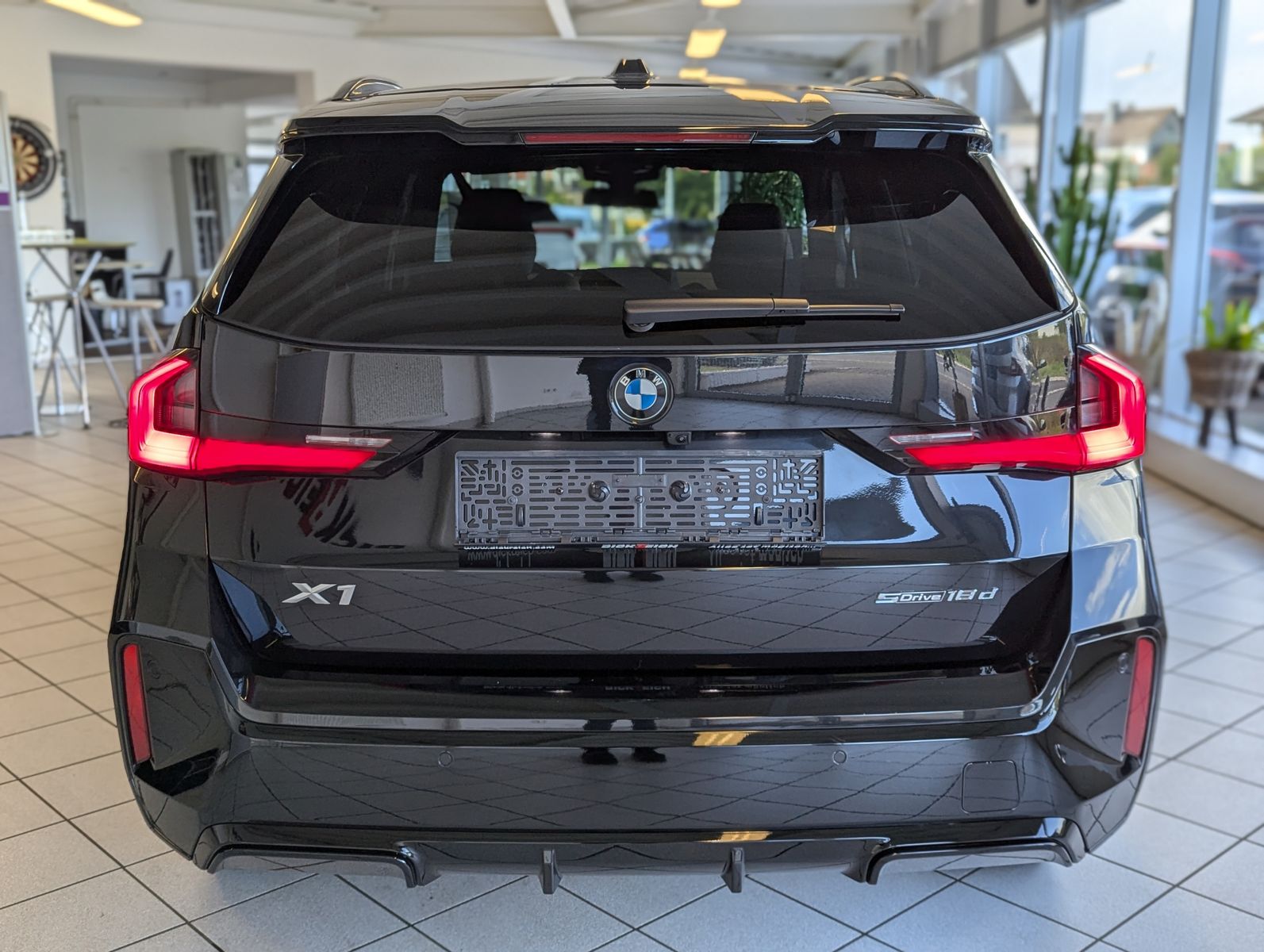 BMW X1 18 d M-Sport Pano Premium-Travel-Paket AHK - Image 6