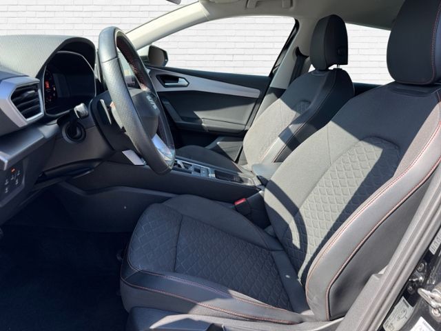 Fahrzeugabbildung SEAT Leon Sportstourer FR DSG KLIMA LED NAVI ALU