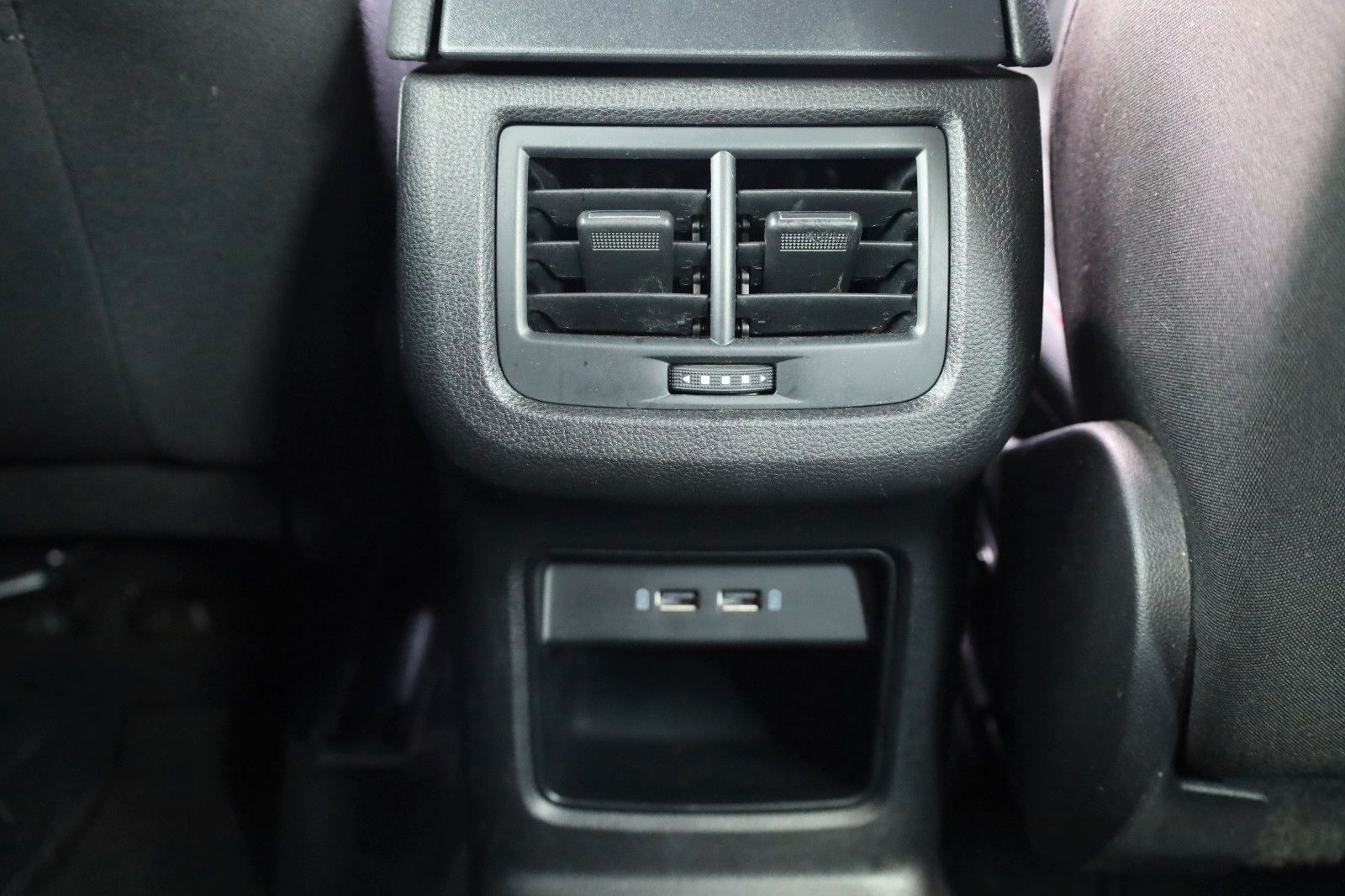 Fahrzeugabbildung SEAT Ateca FR 1,5 TSI *Navi *SHZ *Winterräder