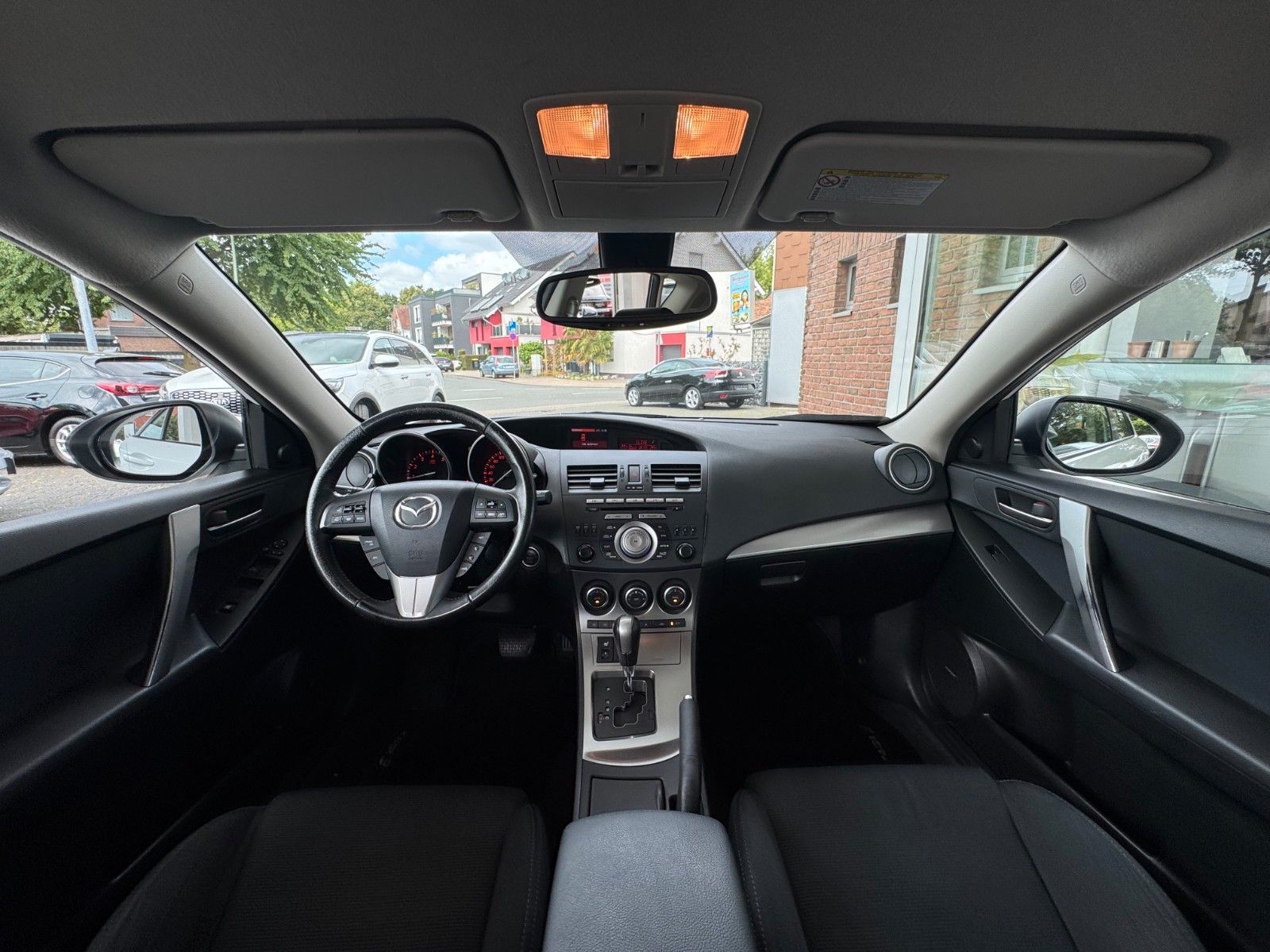 Fahrzeugabbildung Mazda 3 Lim. Sports-Line Autom. Klimaaut./BOSE/