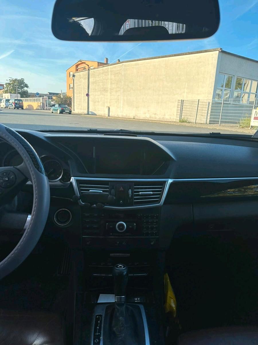 Mercedes-Benz E250 2010 — photo 6