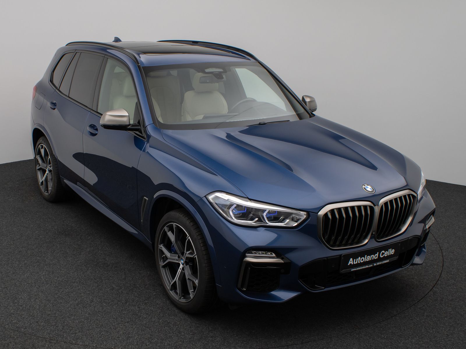 Fahrzeugabbildung BMW X5 M50d Panoram Laser 360°HUD DAB H/K AHK DisplK