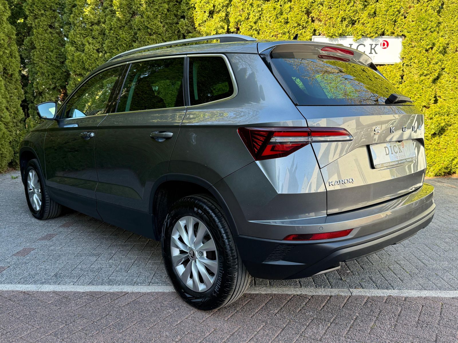 Fahrzeugabbildung SKODA Karoq 1.5 TSI Ambition LED+KAMERA+VIRT+CARPL+DAB