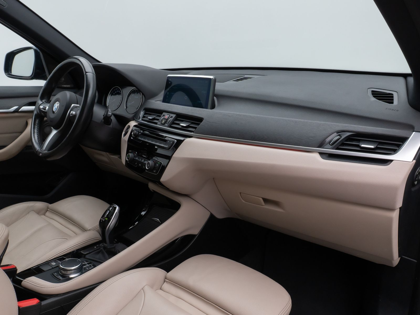 Fahrzeugabbildung BMW X1 sD20i xLine Panorama HUD H/K AHK Leder Voll