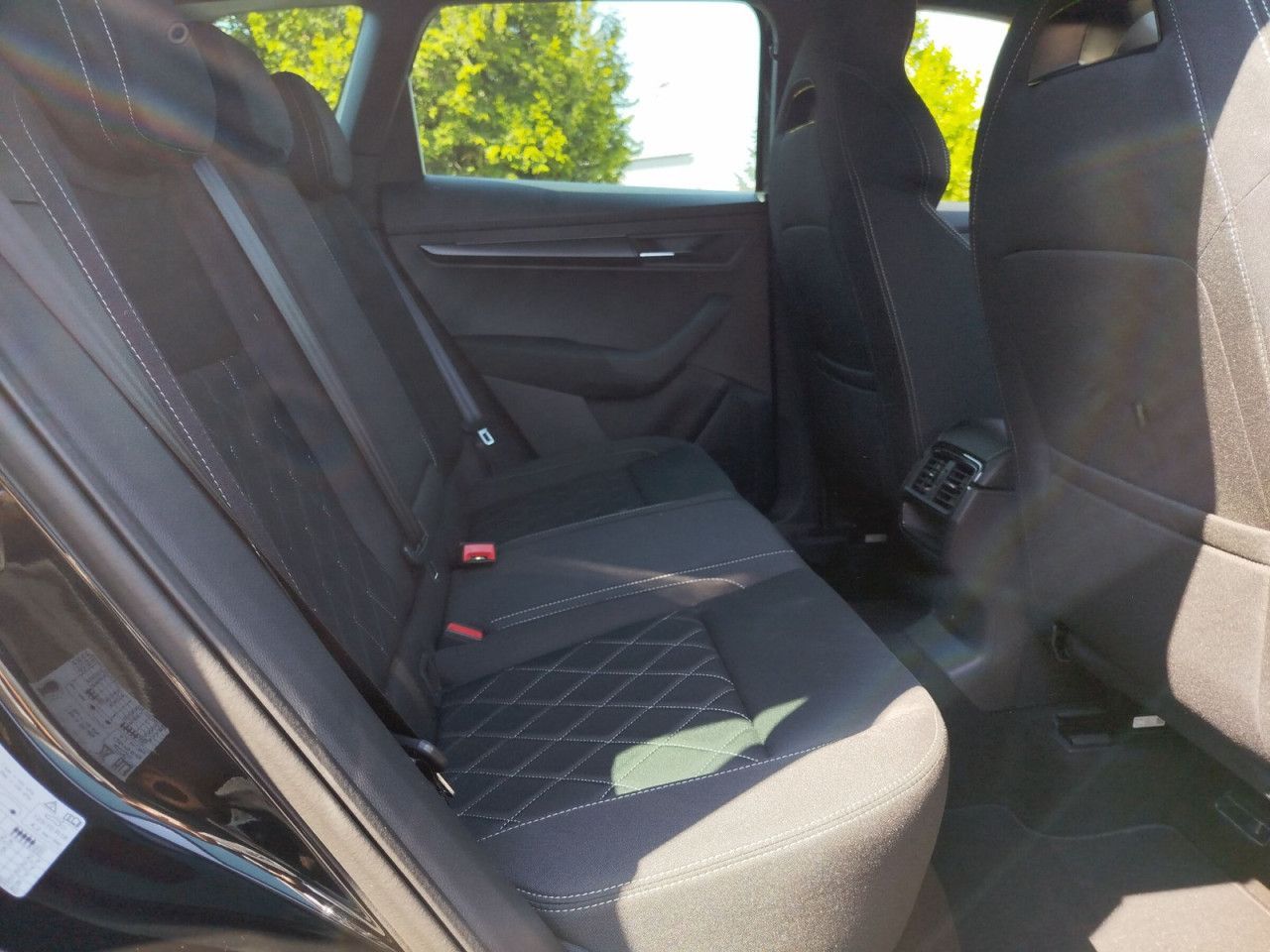 Fahrzeugabbildung SKODA Karoq Sportline TS110/1.5A7F, AHK, Rückfahrkame