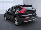 Volvo XC 40 Momentum Pro 2WD - Volvo XC40 Gebrauchtwagen in München