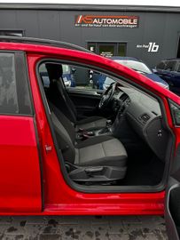 Volkswagen Golf - 9