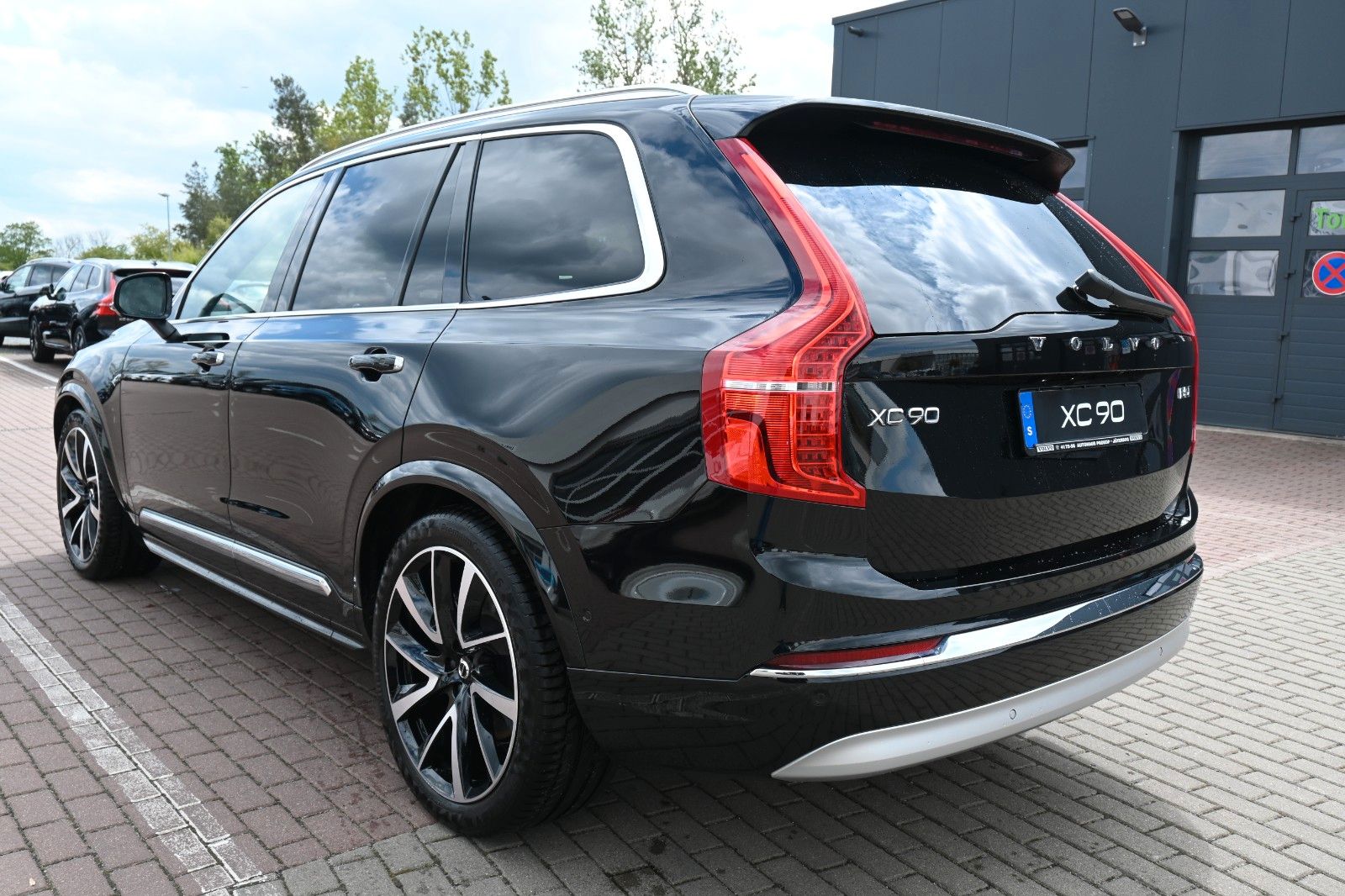 Fahrzeugabbildung Volvo XC90 B5D AWD Inscription*LUFT*STDHZG*360*AHK*ACC