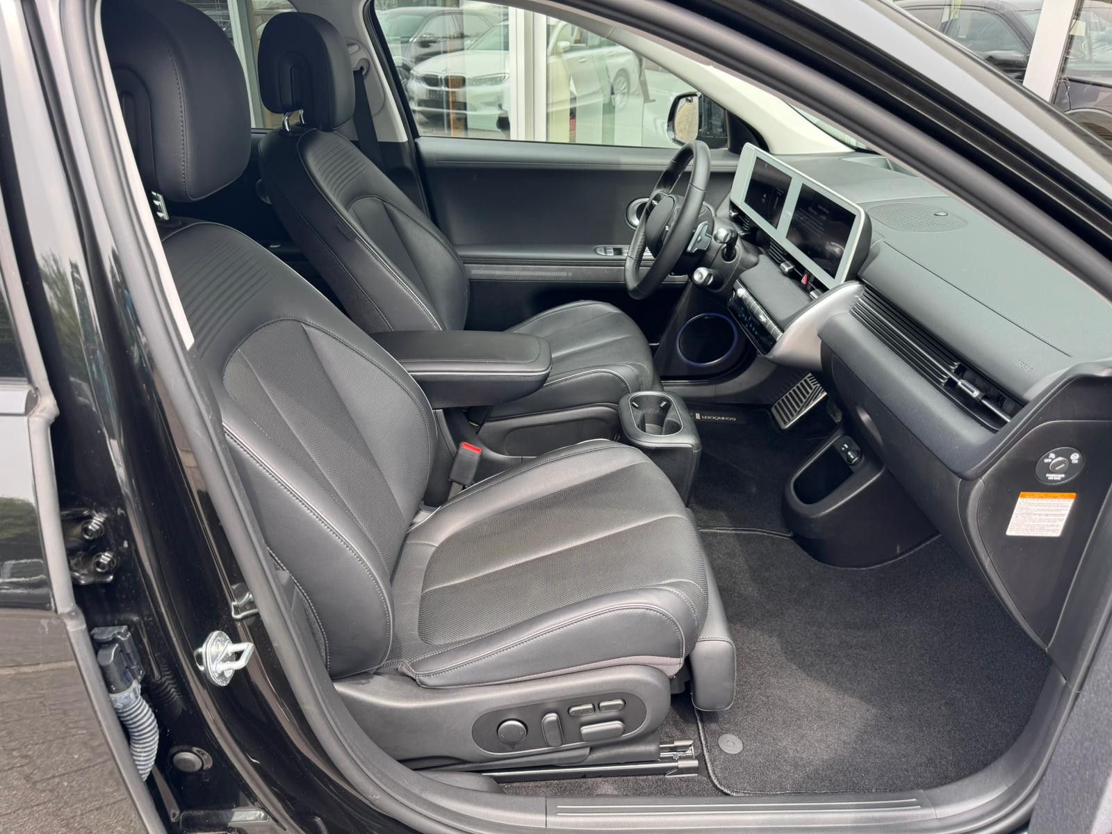 Fahrzeugabbildung Hyundai Ioniq 5 Uniq 4WD MEMO+LED+SHZ+HEAD+NAV+ACC+360°