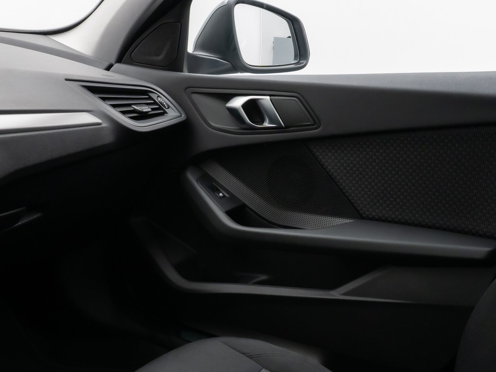 Fahrzeugabbildung BMW 120i Panorama Kamera HUD HiFi DAB LED 17Zoll