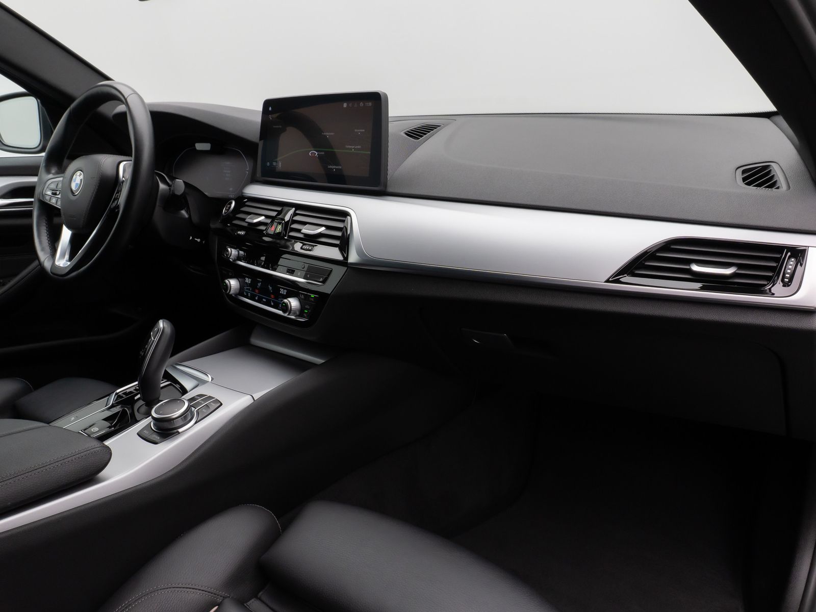 Fahrzeugabbildung BMW 530d Kamera DAB HiFi 4xKlima Leder Sport Alarm