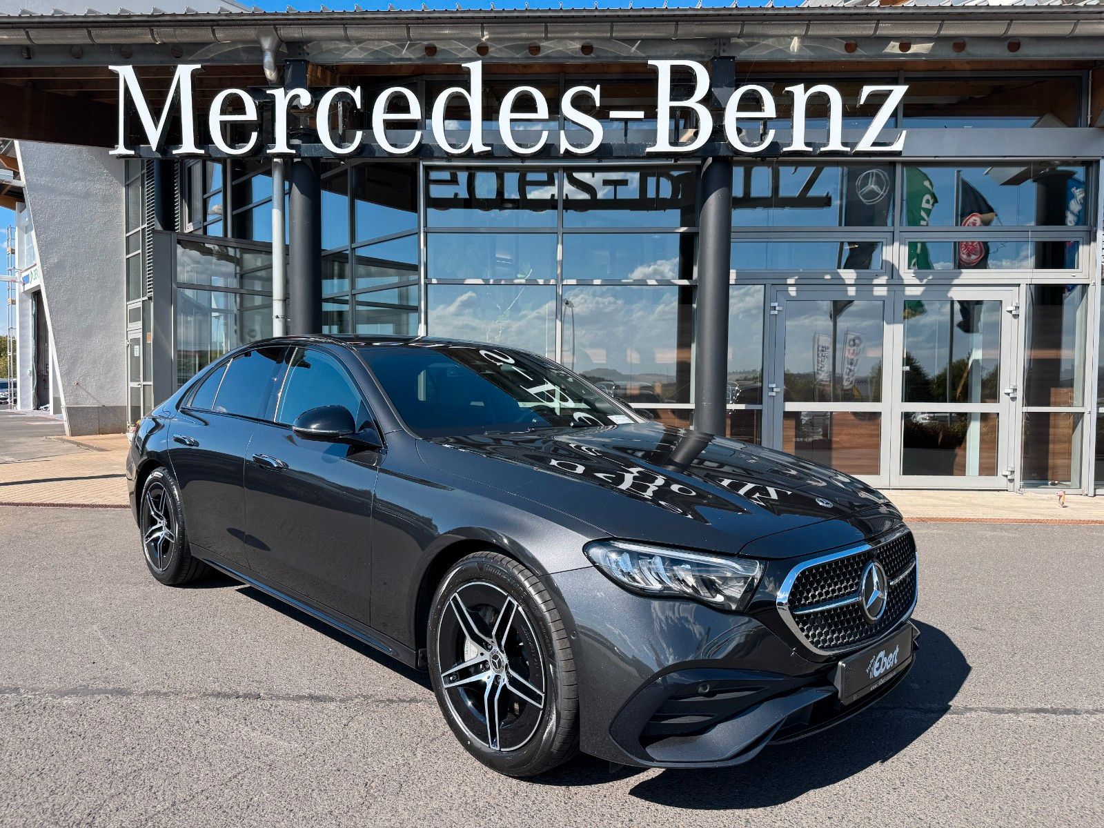 Fahrzeugabbildung Mercedes-Benz E 200 9G+AMG+NIGHT+KEYL+LED+DAB+TOTW+SPUR+MBUX+