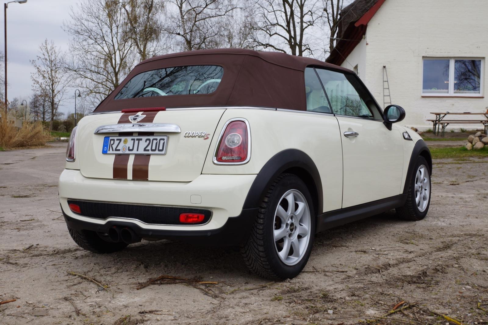 MINI Cooper S Cabrio *Akrapovic* *Harman Kardon*
