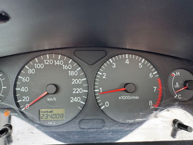 Toyota Avensis  1.8 Style