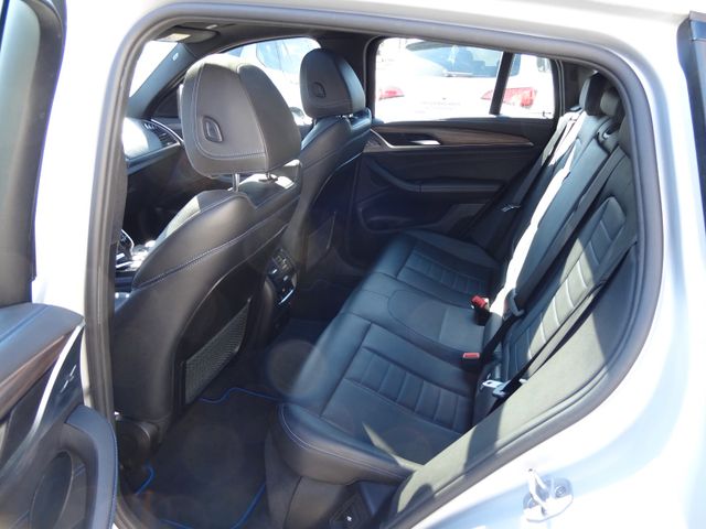 Fahrzeugabbildung BMW X4 xDrive 30i M Sport/Pano/KAM/HUD/AHK/2.Hd/
