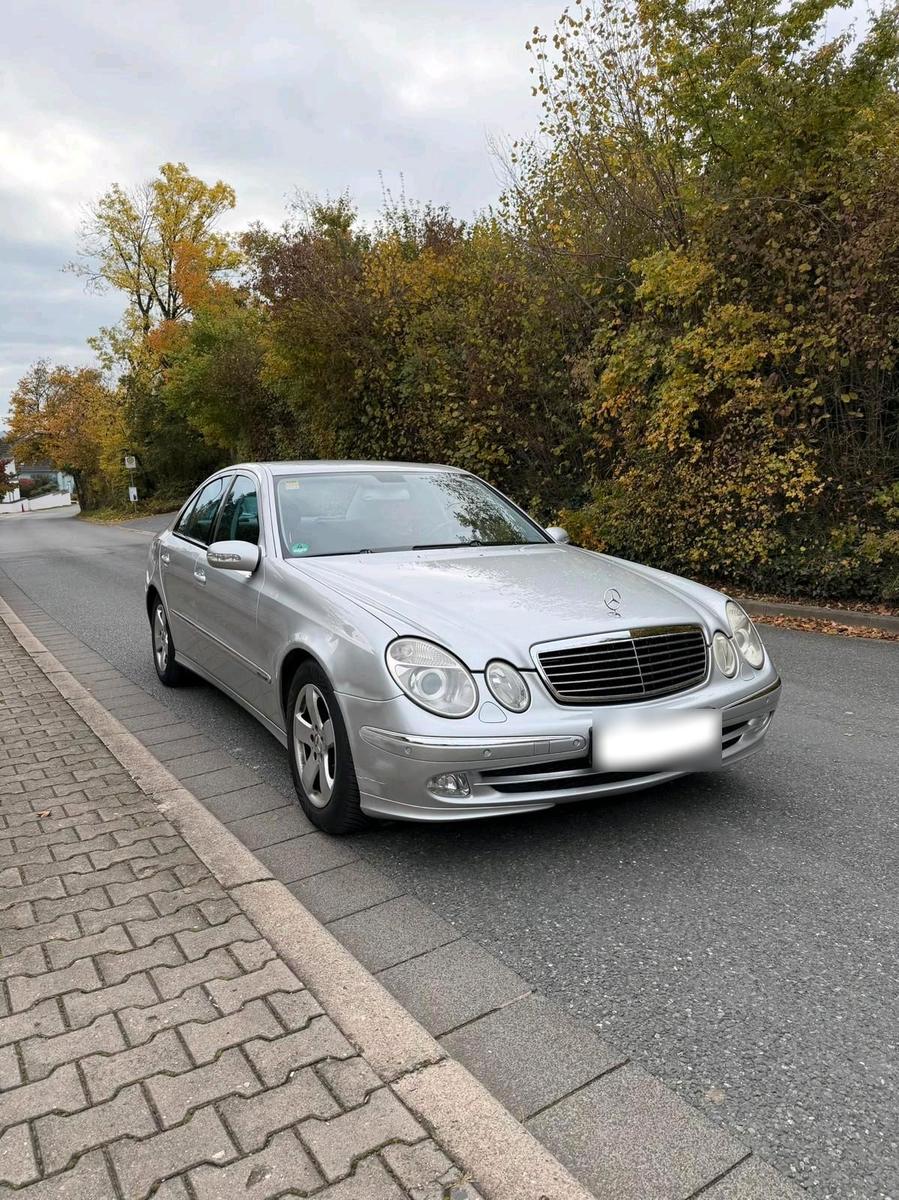 Mercedes-Benz E 320