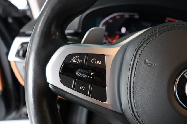 Fahrzeugabbildung BMW 530 d xDrive Sport Line|1HAND|VIRTUAL|LED|KAMERA