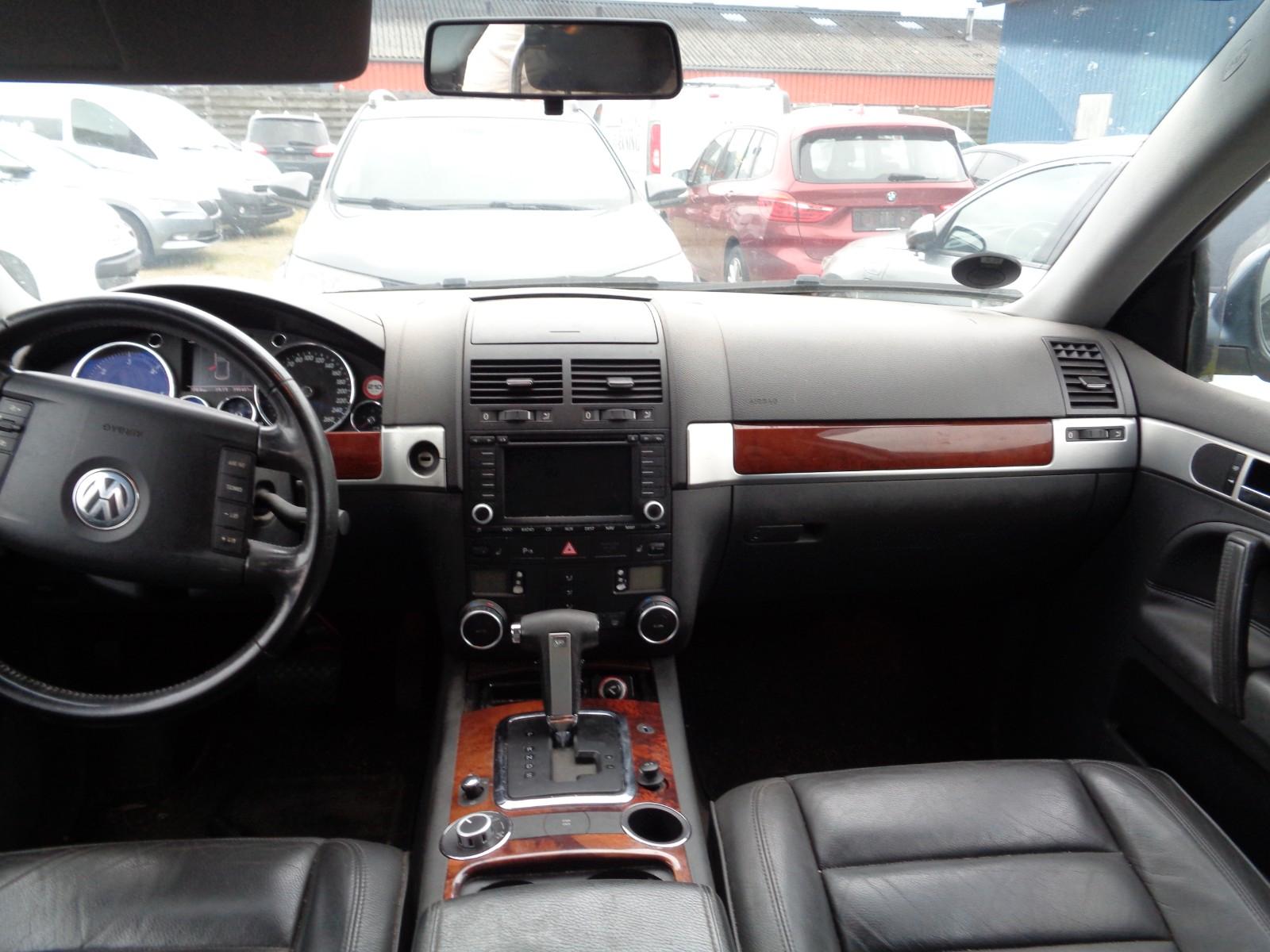 Volkswagen Touareg 2005 — photo 8