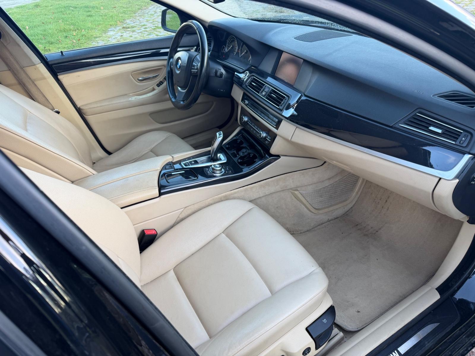 BMW 525 2011 — photo 9