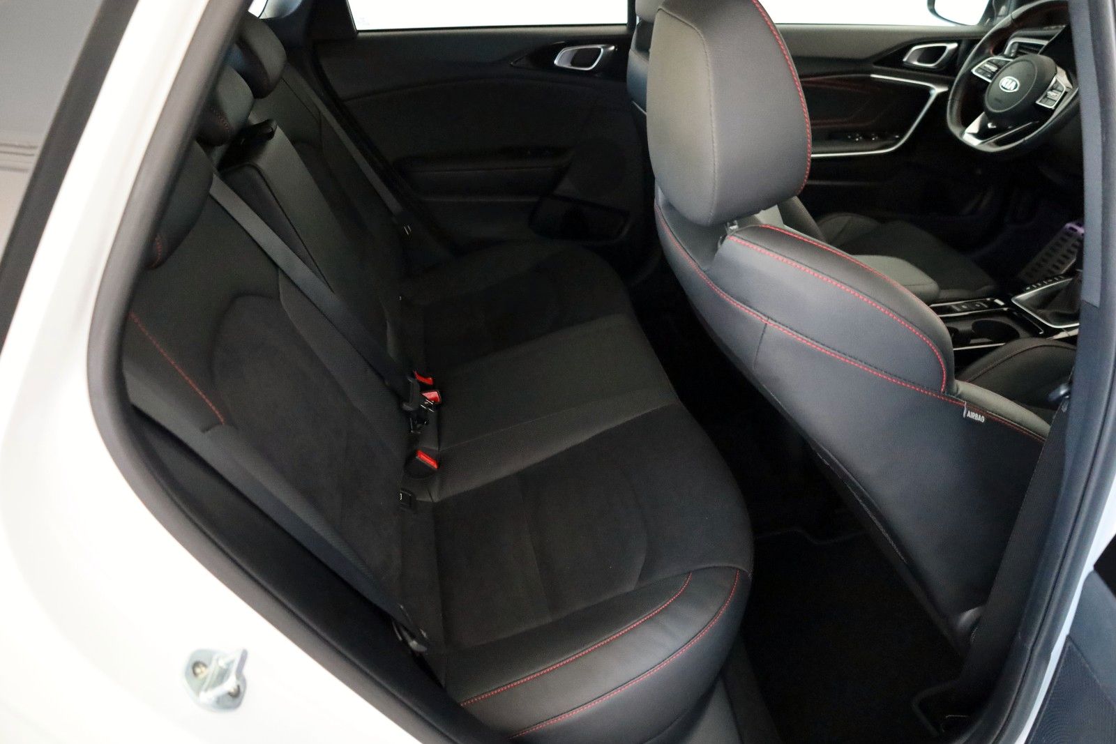 Fahrzeugabbildung Kia cee'd / Ceed GT, T.Leder,Navi,LED,SH,JBL +WR