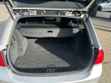 BMW 318i Touring Edition Sport M-Paket Alcantara E91 – Bild 7