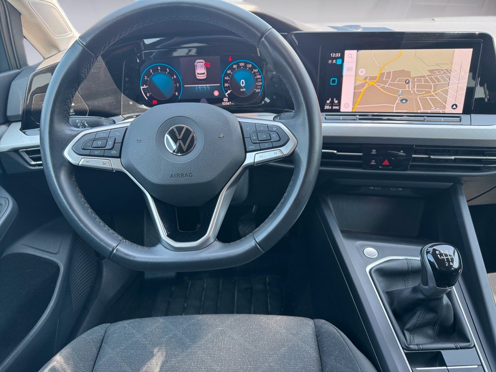 Fahrzeugabbildung Volkswagen Golf VIII Lim. Life 1.5 TSI