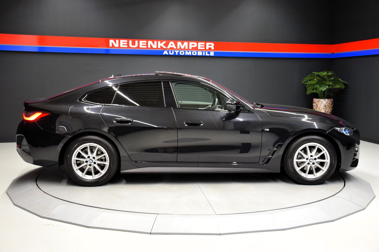 Fahrzeugabbildung BMW 420d Gran Coupé M Sport Laser GSHD ACC HuD Leder