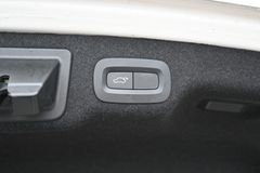Fahrzeugabbildung Volvo S90 D5 AWD R-Design*LUFT*HUD*360*MASSAGE*21"*DAB