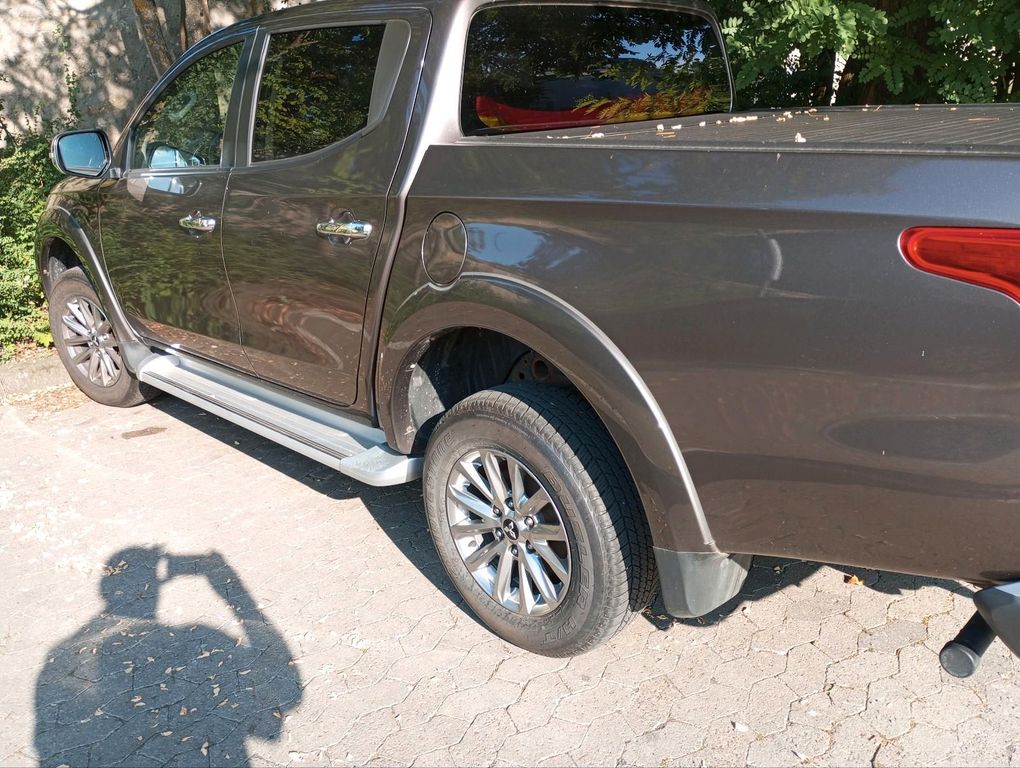 Image of Mitsubishi L200