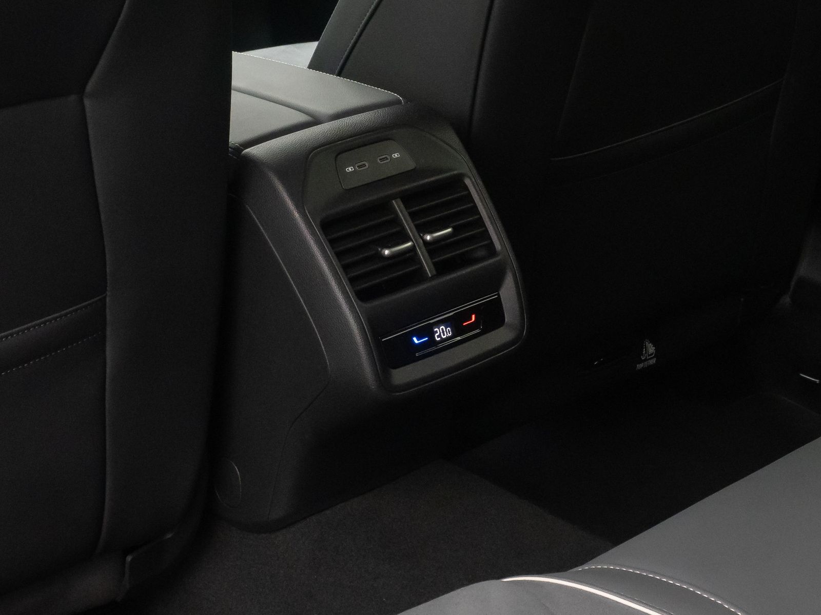 Fahrzeugabbildung Volkswagen Passat 1.5 eHybrid Business 360° AHK ACC Massage