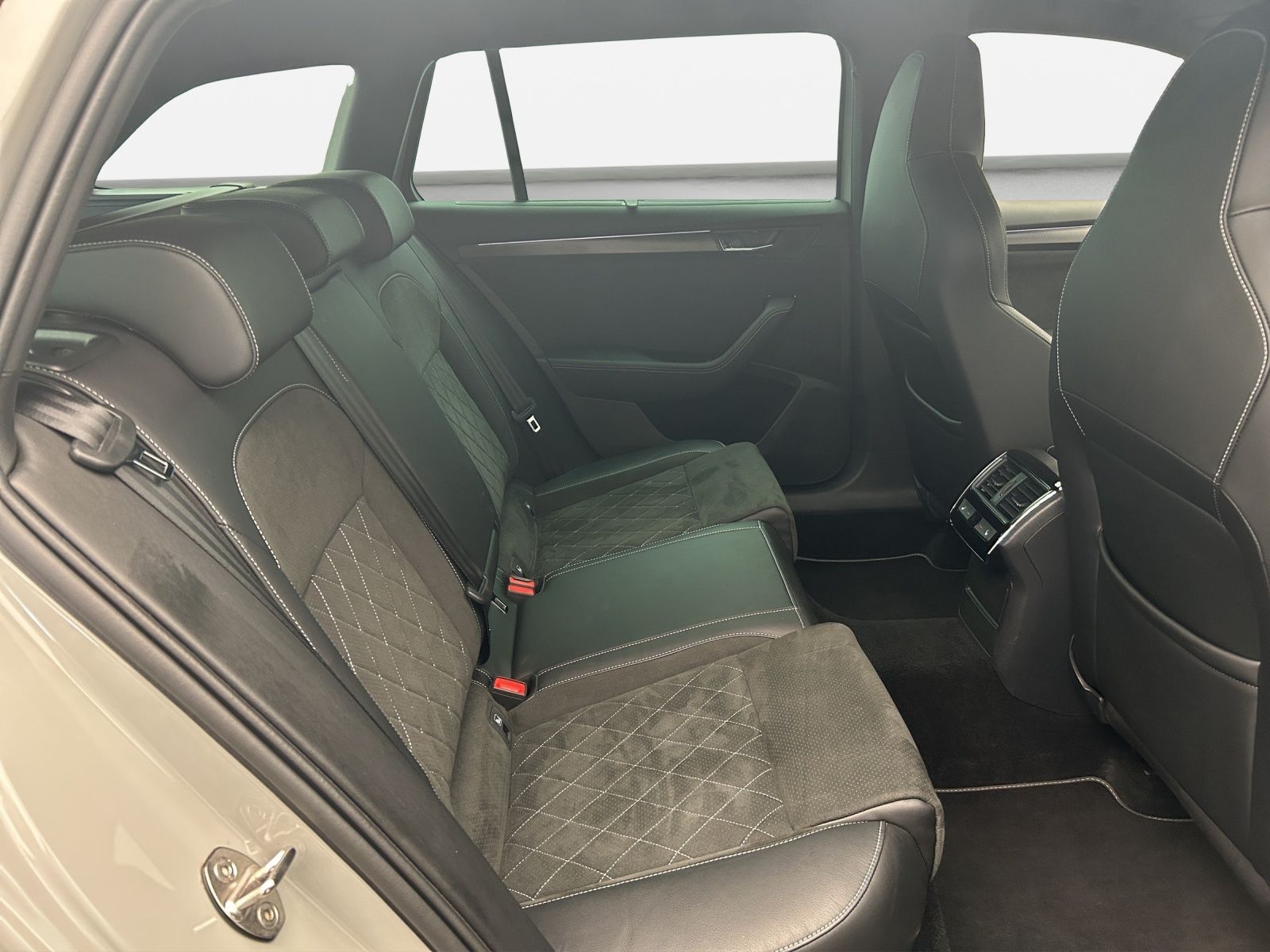 Skoda Superb - Bild 18