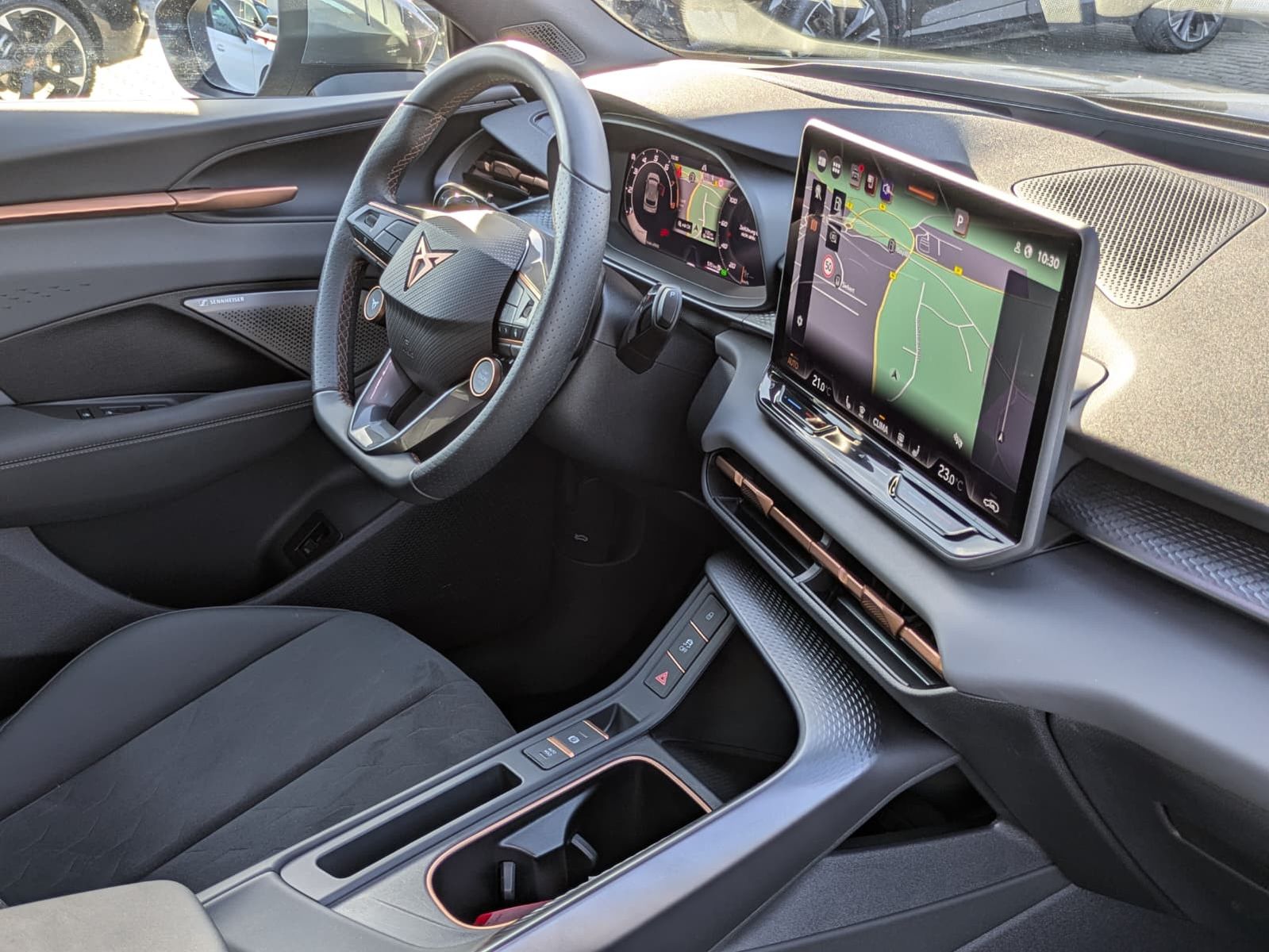 Fahrzeugabbildung CUPRA Terramar 2.0 TSI 4D VZ HUD*MATRIX*PANO*DCC*20"