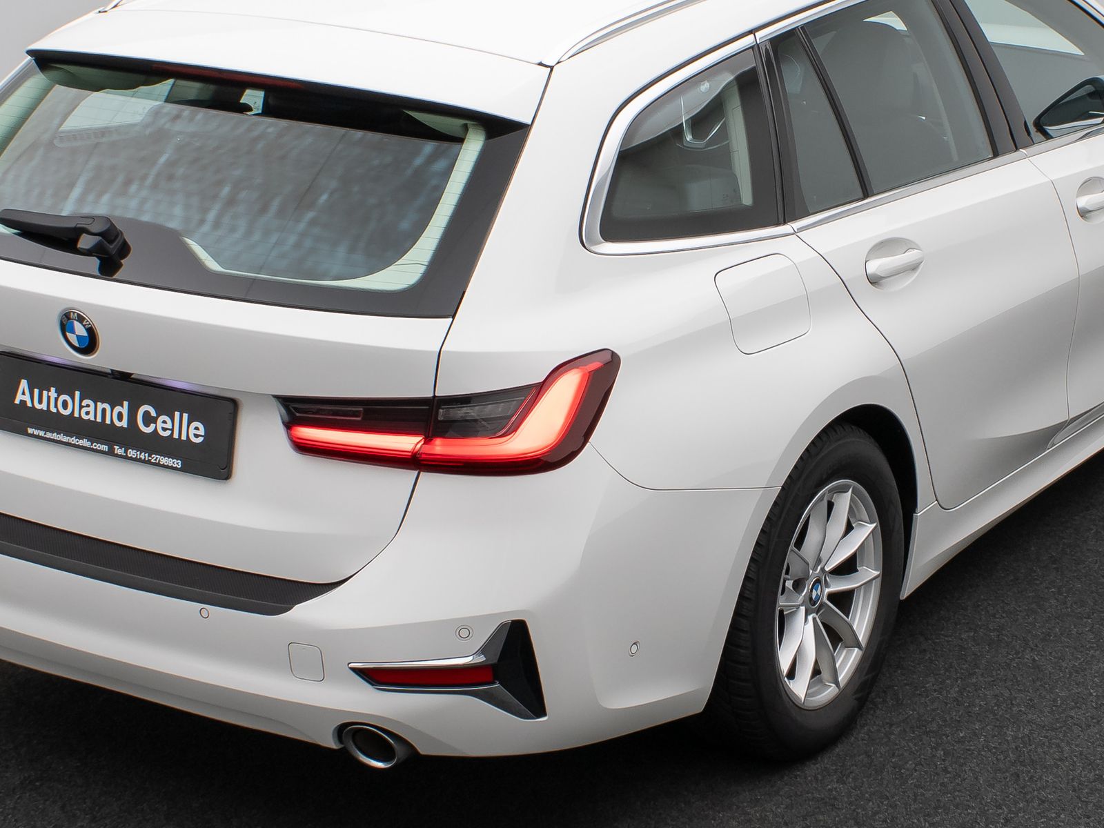 Fahrzeugabbildung BMW 320d  Luxury Line Panorama Kamera DAB AHK Alarm