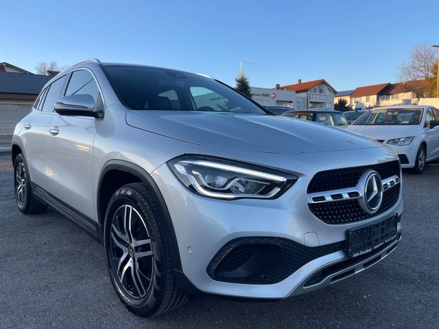 Mercedes-Benz GLA 200 d 4Matic°LEDER°NAVI°LED°AHK°KAMERA°PDC°S