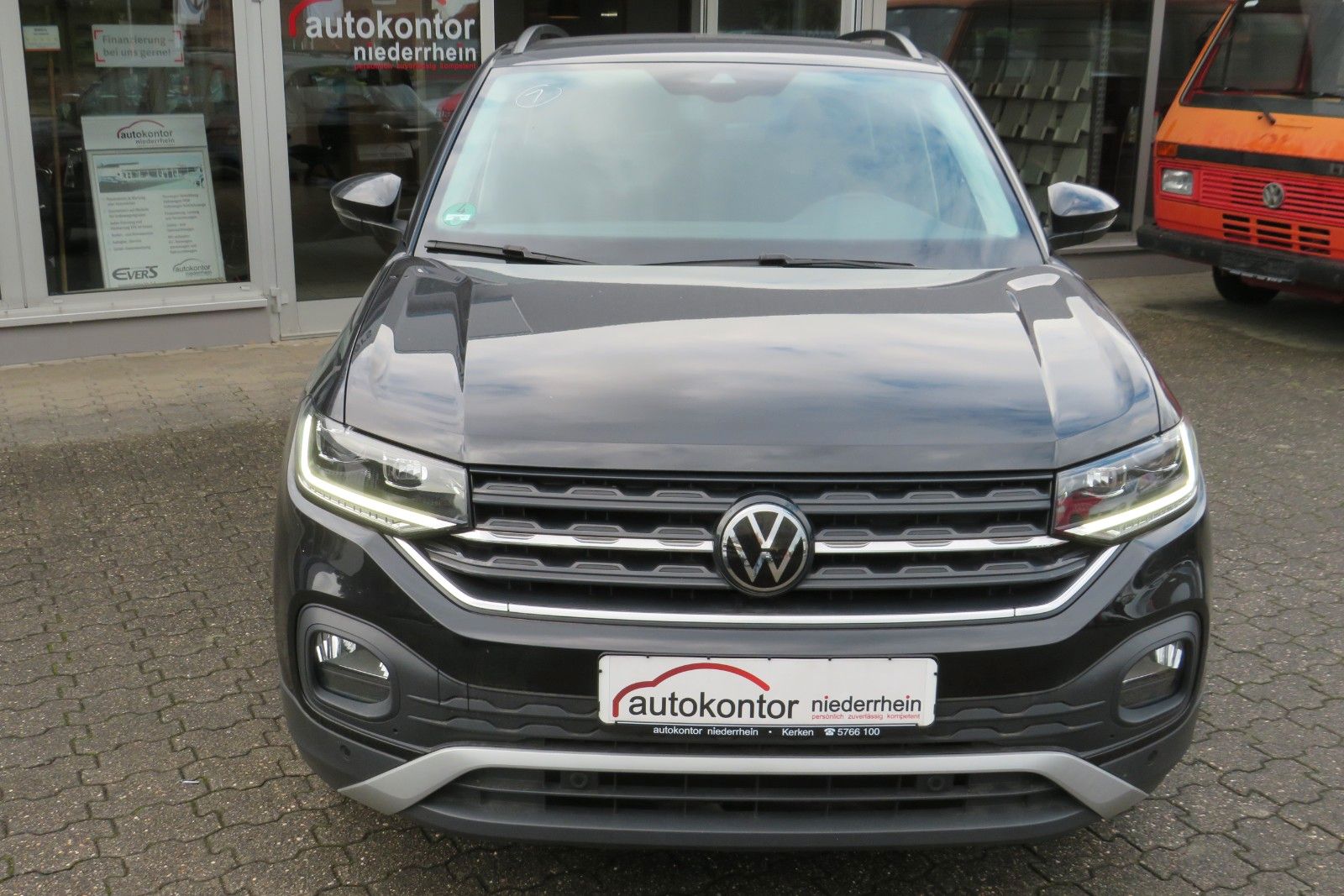 Fahrzeugabbildung Volkswagen T-Cross Life LED SPORT-PAKET SITZH. NAVI APP