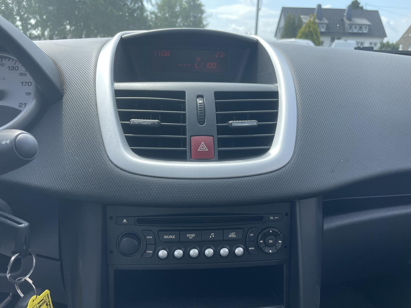 Peugeot 207 2010 — photo 9