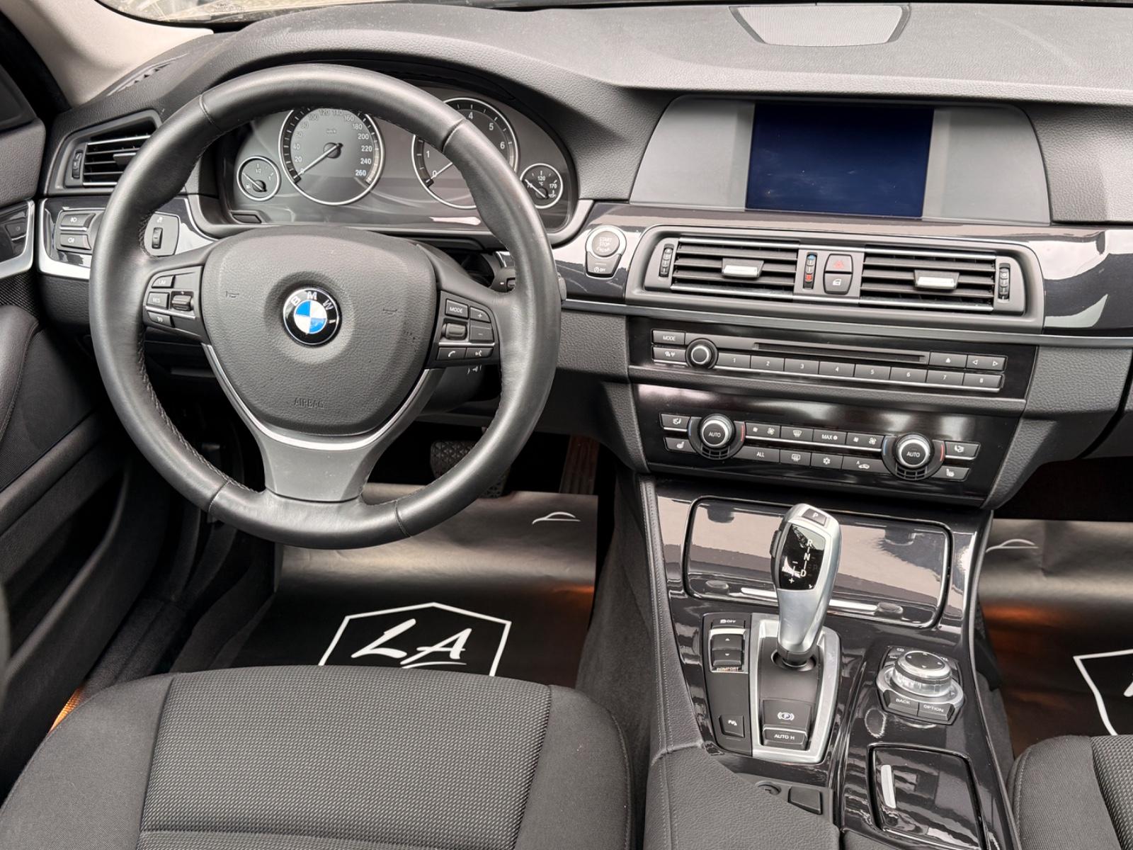 BMW 520i Limousine 1HA*SCHIEBDACH*KAMERA*WENIGKM*TÜV