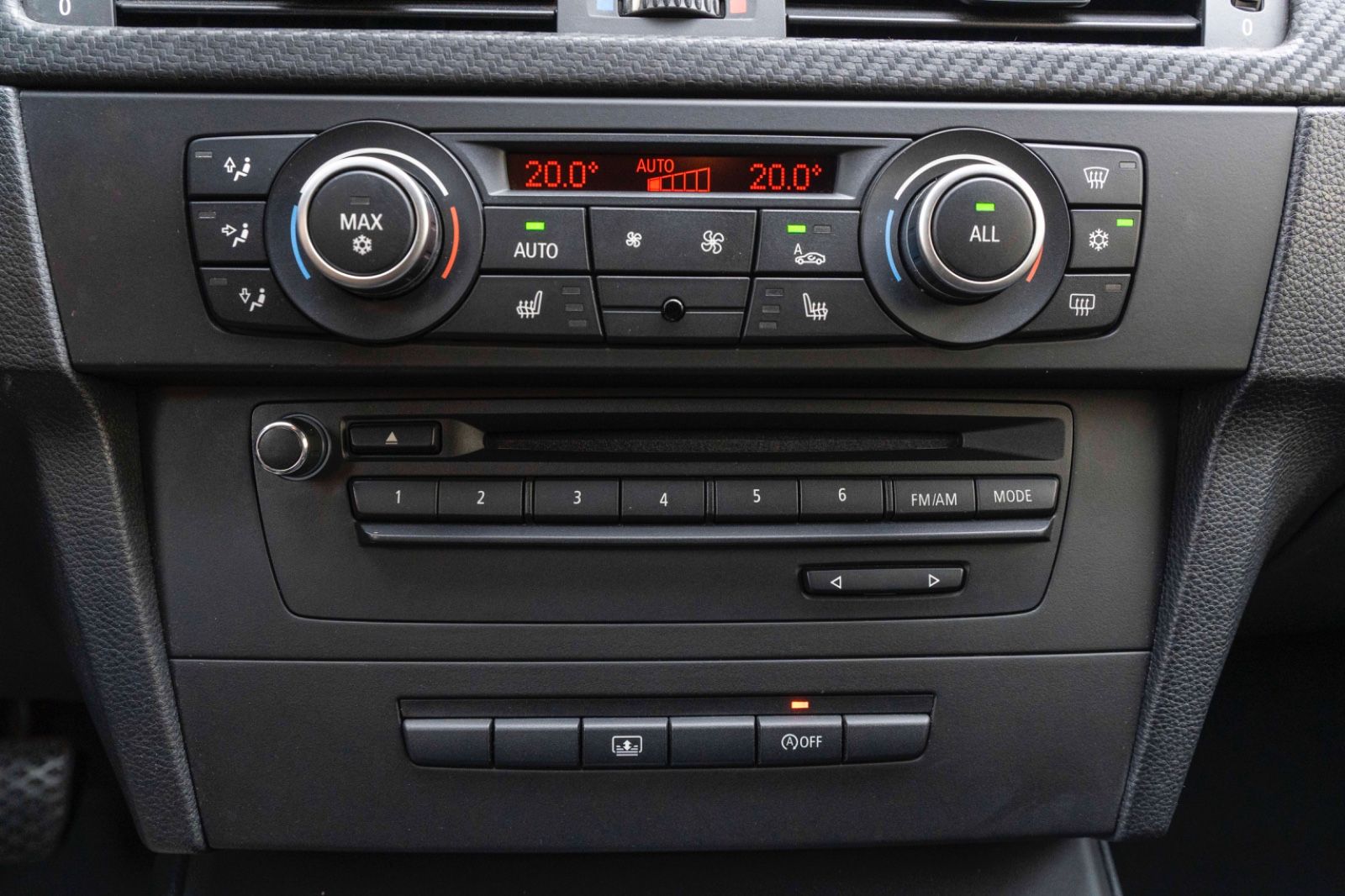 Fahrzeugabbildung BMW M3 Coupé Competition Paket CARBON AUDIO PDC NAV