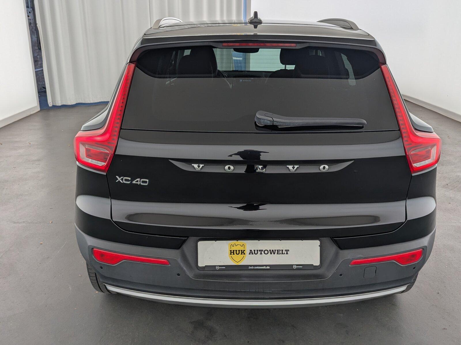 Volvo XC 40 D4 AWD Momentum LED+STDHZG+ACC+CARPLAY+